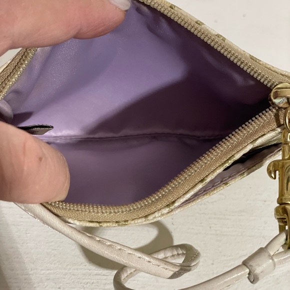 COACH Waverly Hearts wristlet #43756 - Picture 5 of 6